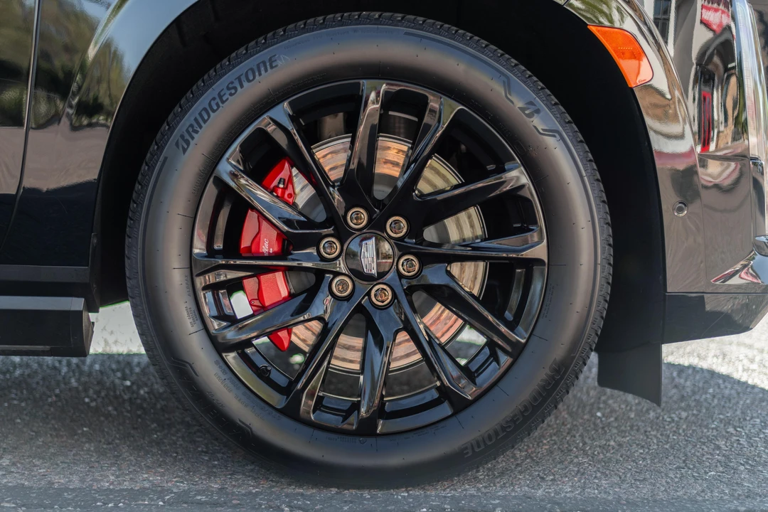 2023 Cadillac Escalade 5th Gen - Image 23 of 31