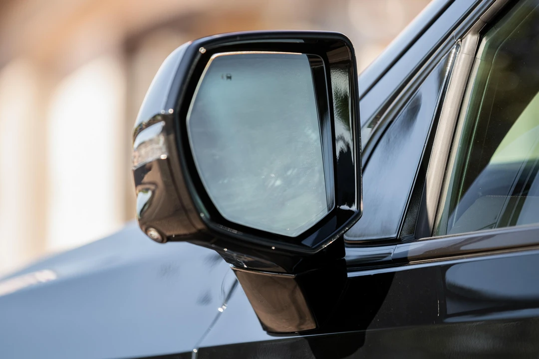 2023 Cadillac Escalade 5th Gen - Image 13 of 31