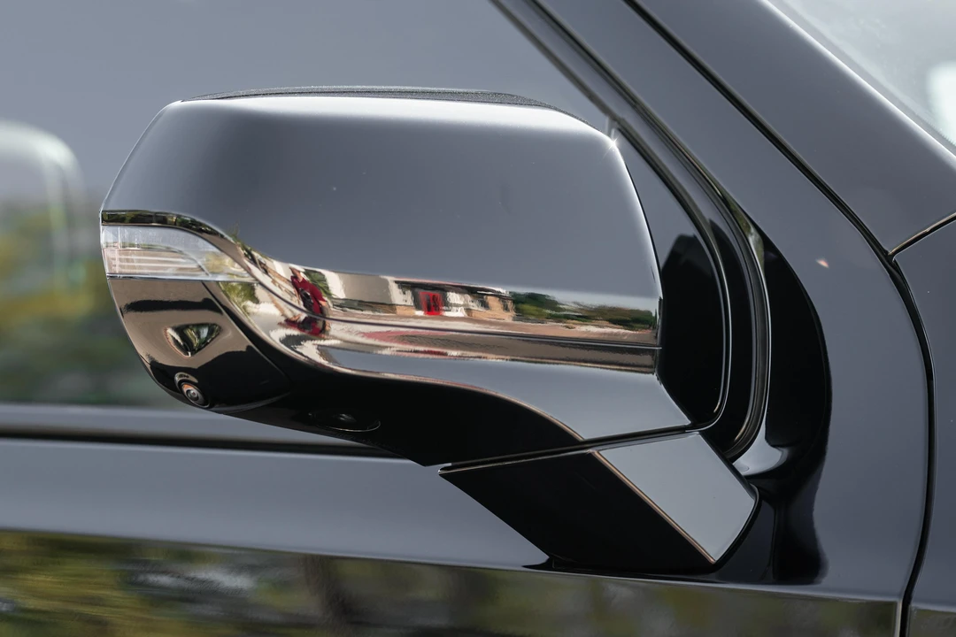 2023 Cadillac Escalade 5th Gen - Image 18 of 31