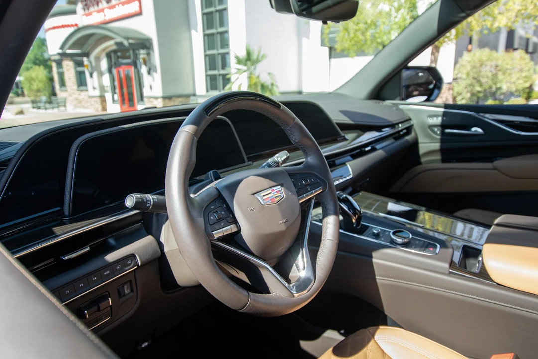 2023 Cadillac Escalade 5th Gen - Image 24 of 31