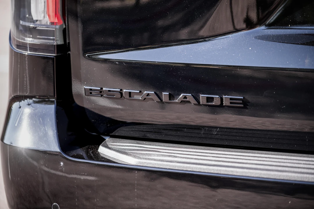 2023 Cadillac Escalade 5th Gen - Image 14 of 31
