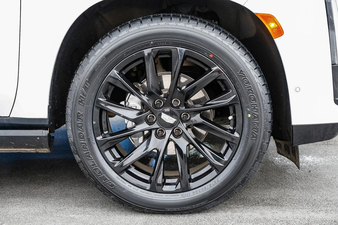 2023 Cadillac Escalade 5th Gen - Image 9 of 12