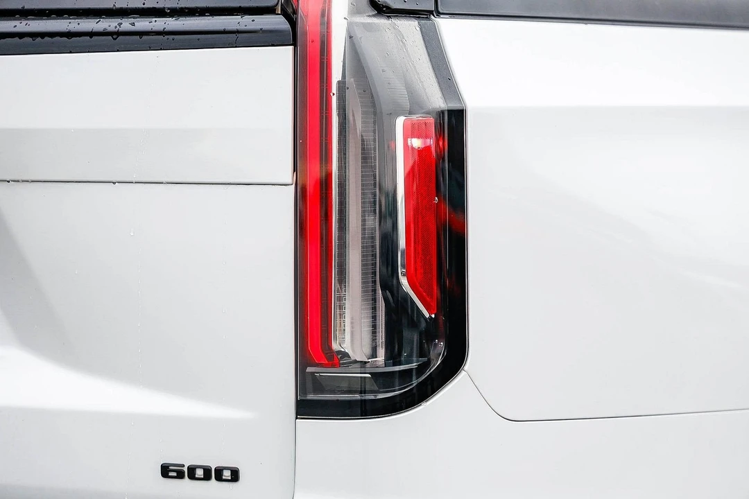 2023 Cadillac Escalade 5th Gen - Image 8 of 12
