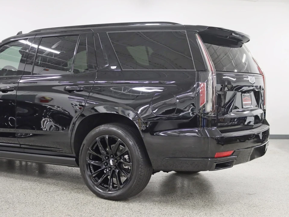 2023 Cadillac Escalade 5th Gen - Image 10 of 21