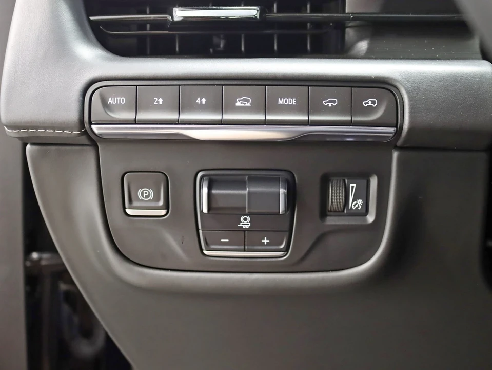2023 Cadillac Escalade 5th Gen - Image 17 of 21