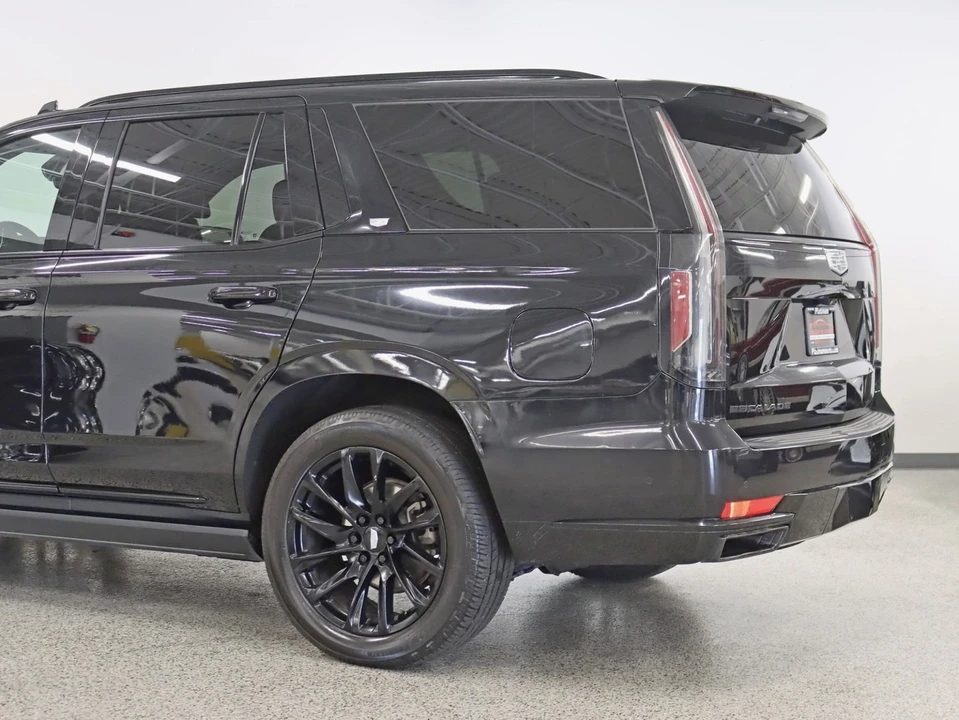 2023 Cadillac Escalade 5th Gen - Image 10 of 21