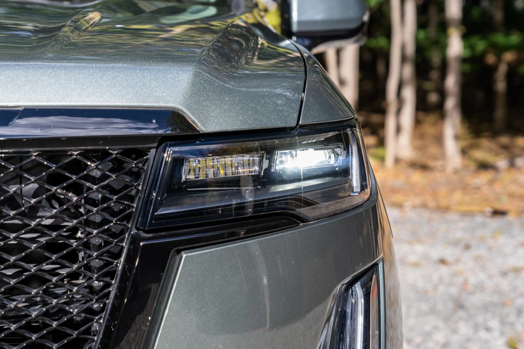2023 Cadillac Escalade 5th Gen - Image 13 of 31