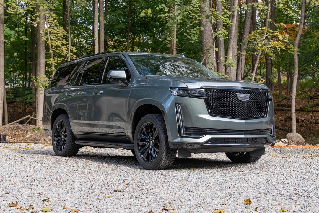 2023 Cadillac Escalade 5th Gen - Image 10 of 31