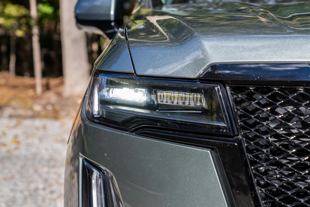2023 Cadillac Escalade 5th Gen - Image 11 of 31