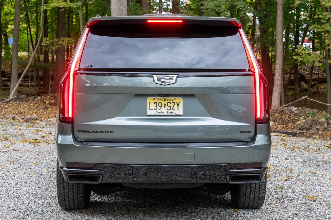 2023 Cadillac Escalade 5th Gen - Image 5 of 31