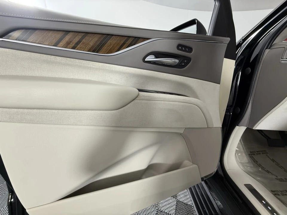 2023 Cadillac Escalade 5th Gen - Image 17 of 21