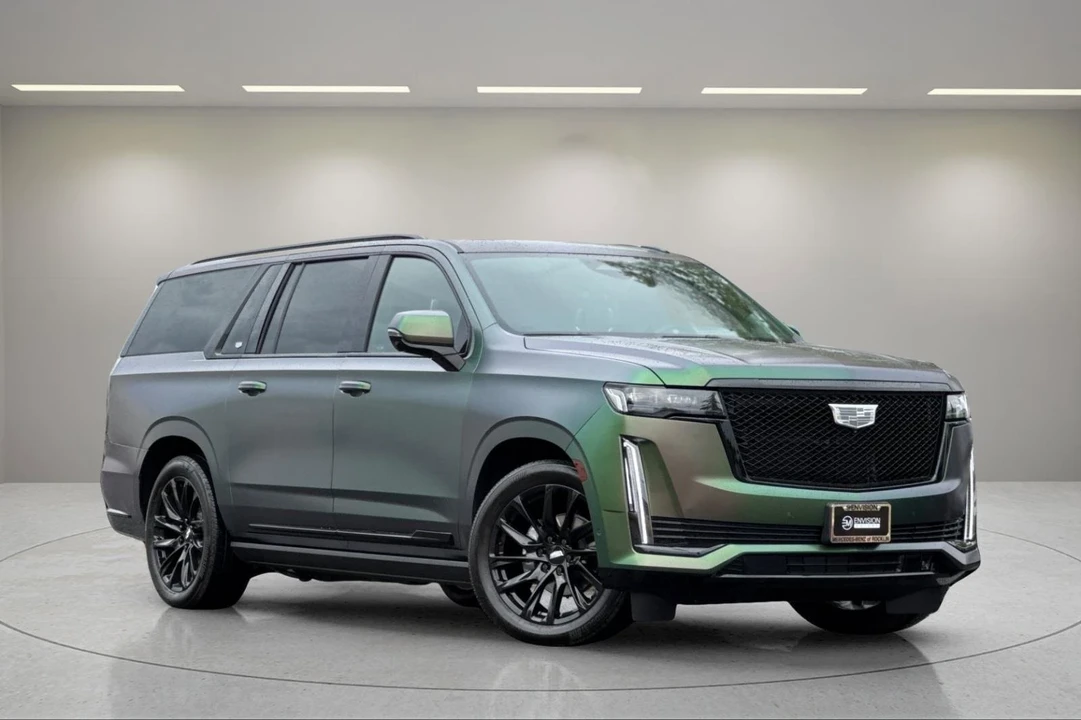 2023 Cadillac Escalade 5th Gen - Image 2 of 12