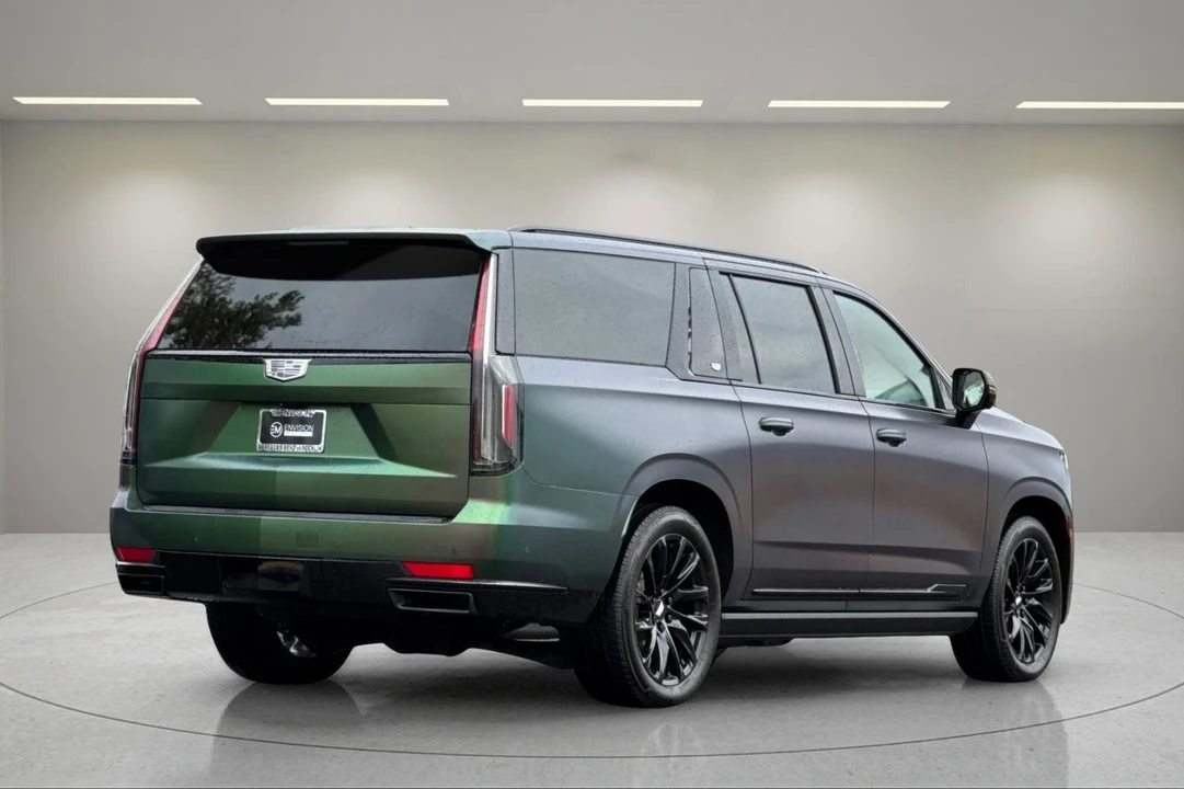 2023 Cadillac Escalade 5th Gen - Image 4 of 12