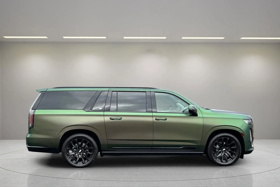 2023 Cadillac Escalade 5th Gen - Image 3 of 12