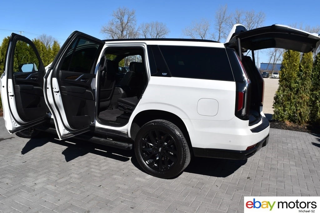 2023 Cadillac Escalade 5th Gen - Image 17 of 21
