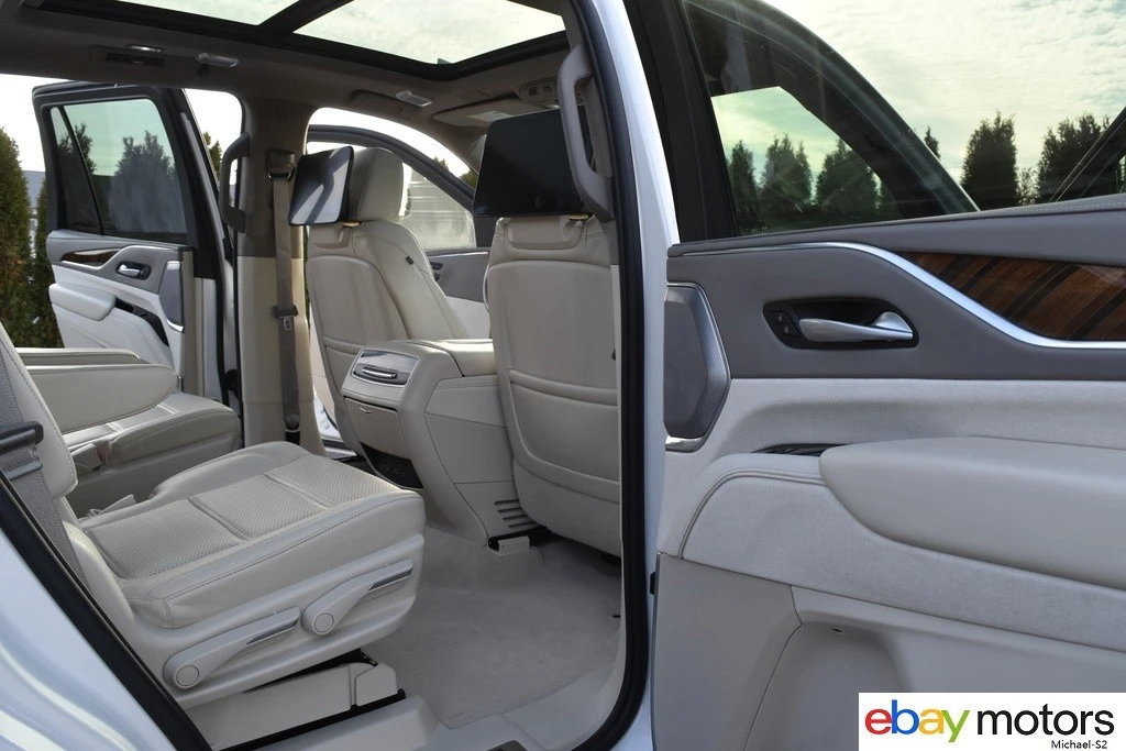 2023 Cadillac Escalade 5th Gen - Image 19 of 21