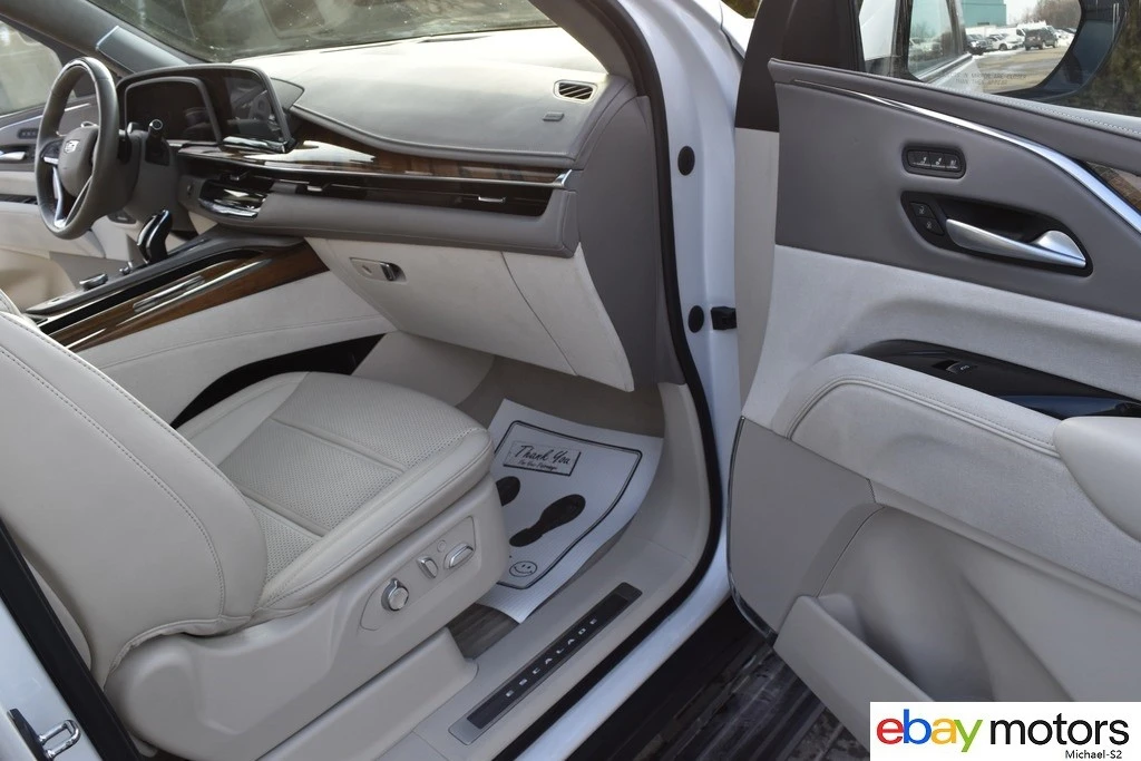 2023 Cadillac Escalade 5th Gen - Image 17 of 21