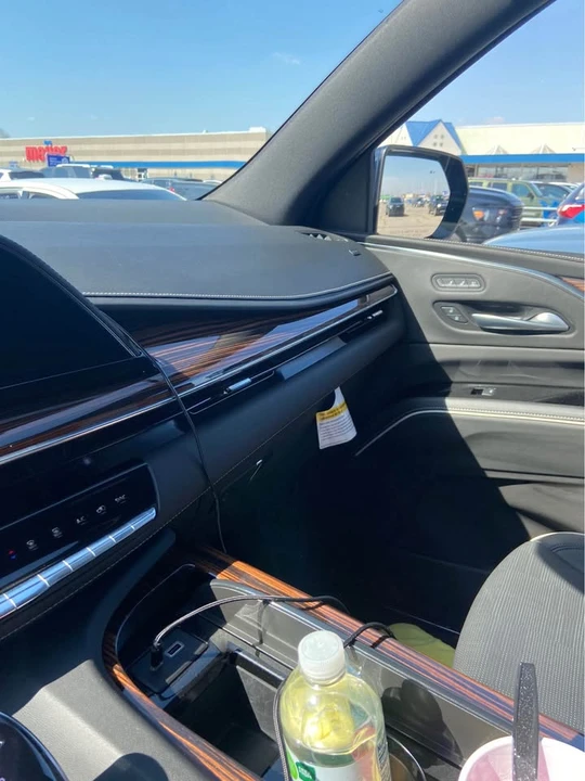 2023 Cadillac Escalade 5th Gen - Image 7 of 7