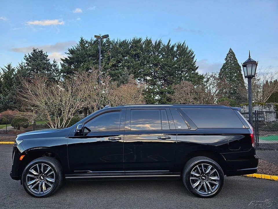 2023 Cadillac Escalade 5th Gen - Image 11 of 21