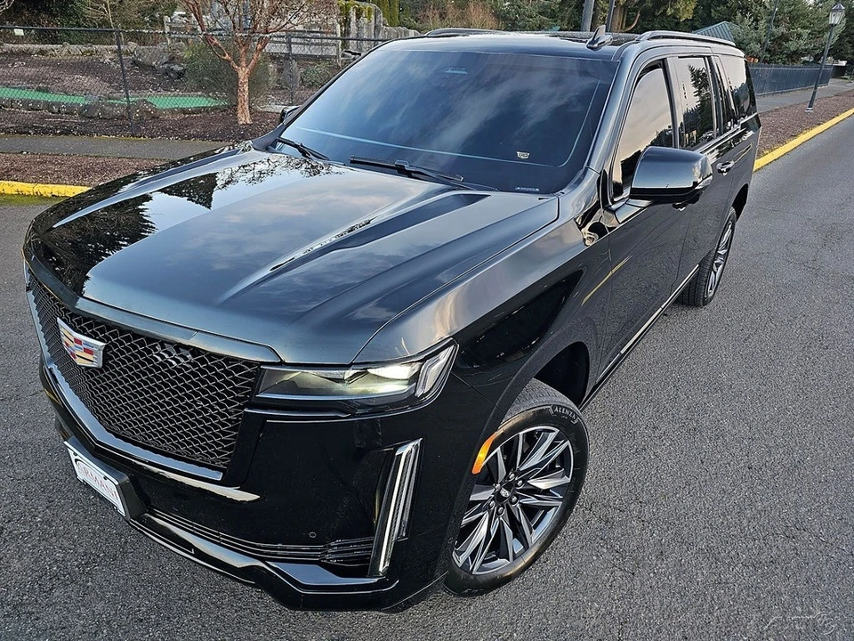 2023 Cadillac Escalade 5th Gen - Image 14 of 21