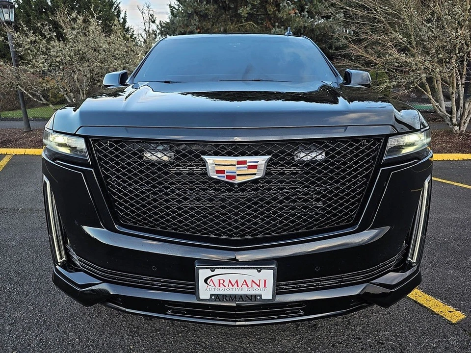 2023 Cadillac Escalade 5th Gen - Image 15 of 21