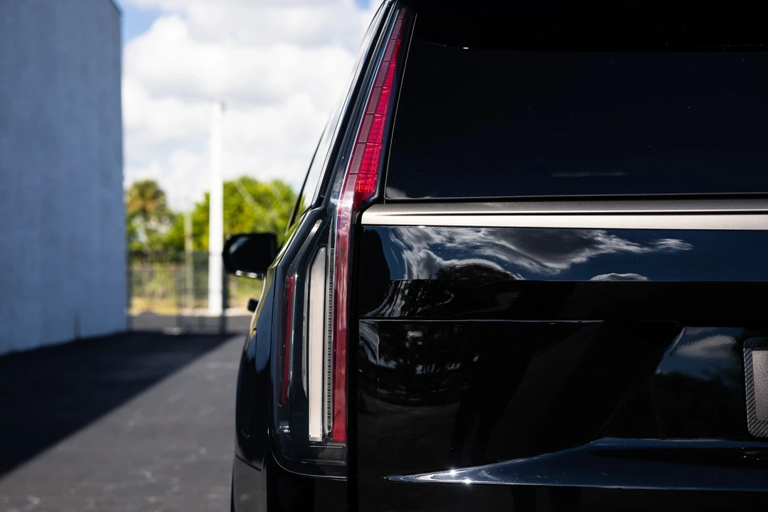 2023 Cadillac Escalade 5th Gen - Image 9 of 12