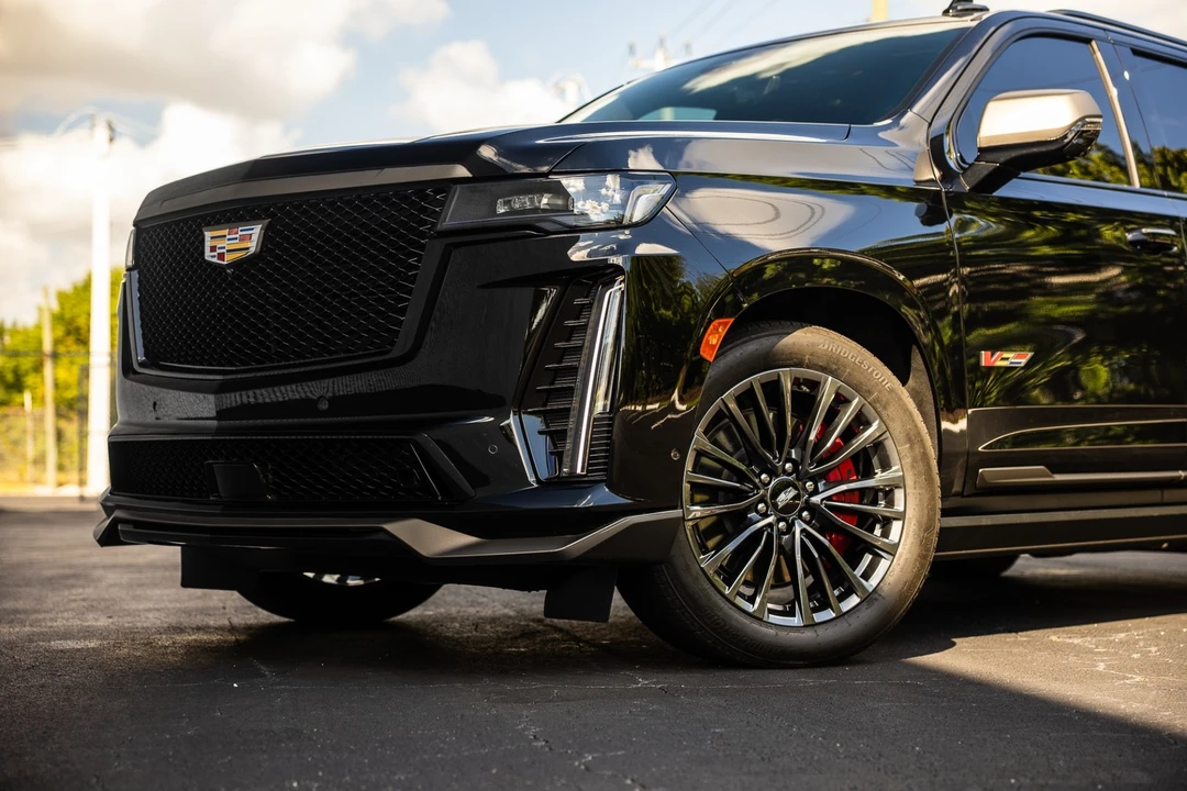 2023 Cadillac Escalade 5th Gen - Image 3 of 12