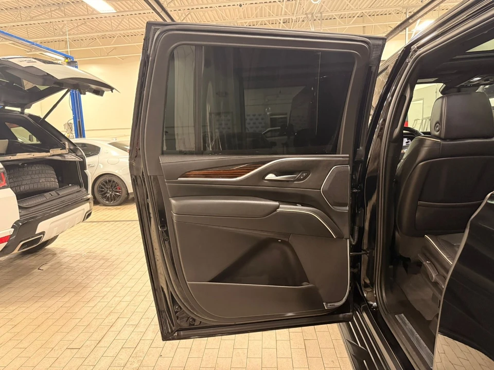2023 Cadillac Escalade 5th Gen - Image 15 of 21