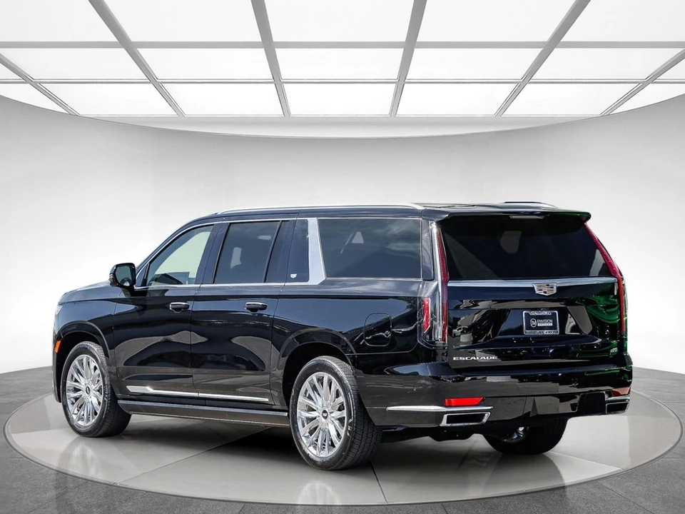 2023 Cadillac Escalade 5th Gen - Image 2 of 21