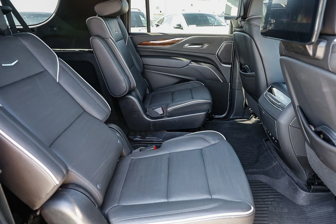 2023 Cadillac Escalade 5th Gen - Image 18 of 21