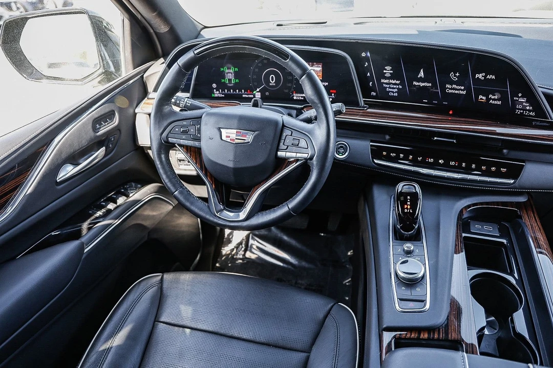 2023 Cadillac Escalade 5th Gen - Image 14 of 21