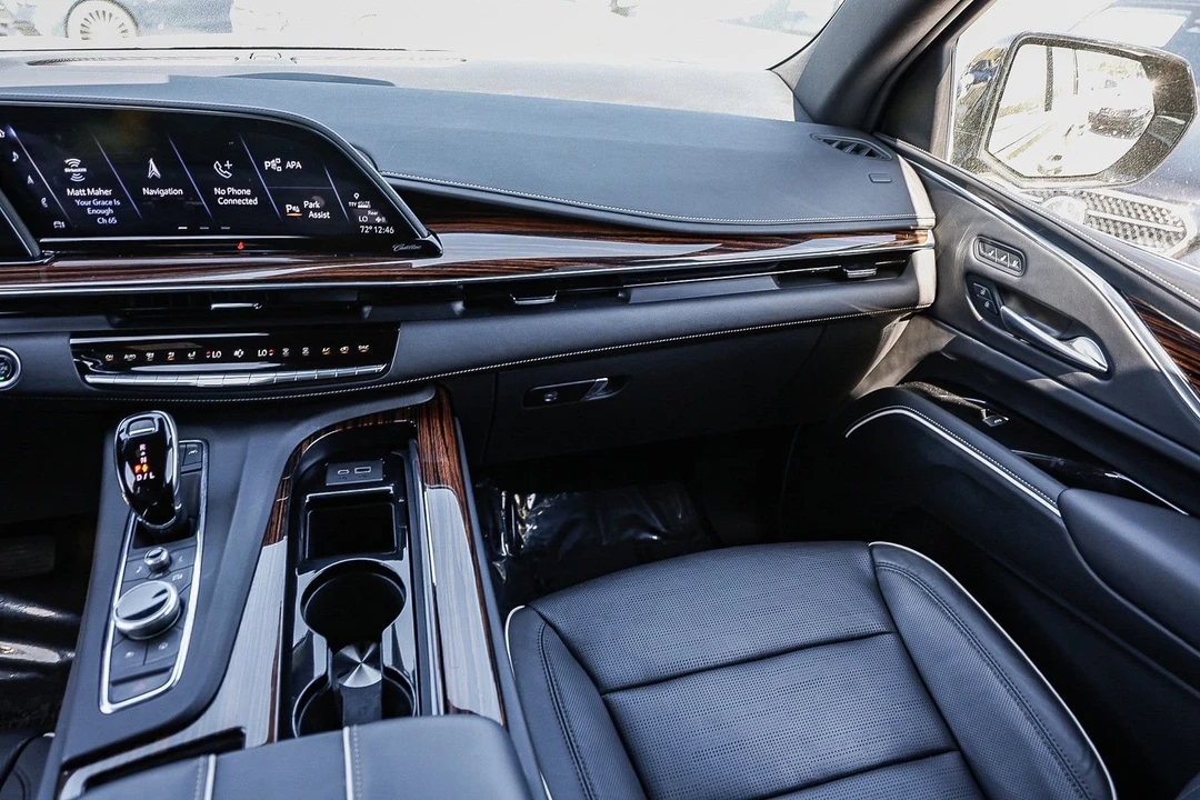 2023 Cadillac Escalade 5th Gen - Image 15 of 21