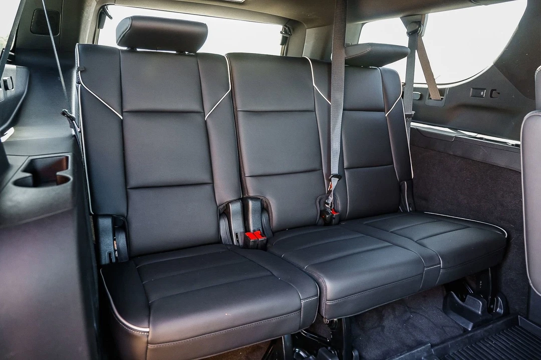 2023 Cadillac Escalade 5th Gen - Image 19 of 21