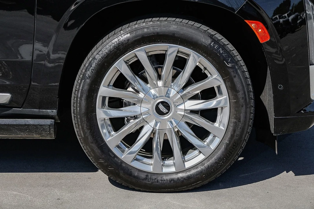 2023 Cadillac Escalade 5th Gen - Image 9 of 21