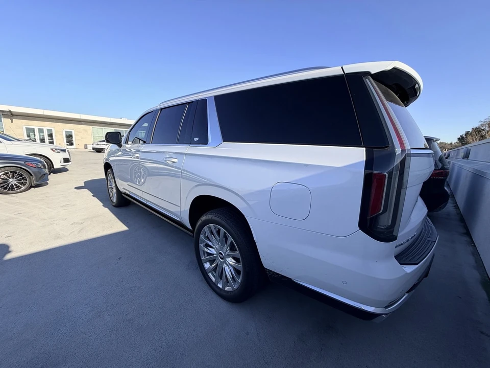2023 Cadillac Escalade 5th Gen - Image 5 of 6