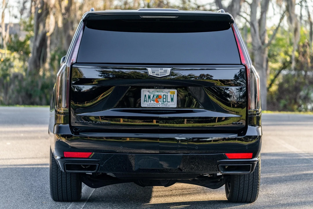 2023 Cadillac Escalade 5th Gen - Image 5 of 31