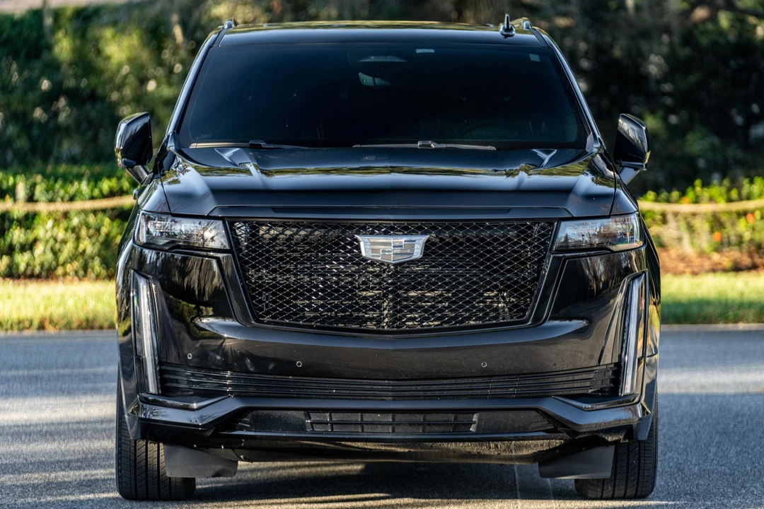 2023 Cadillac Escalade 5th Gen - Image 2 of 31