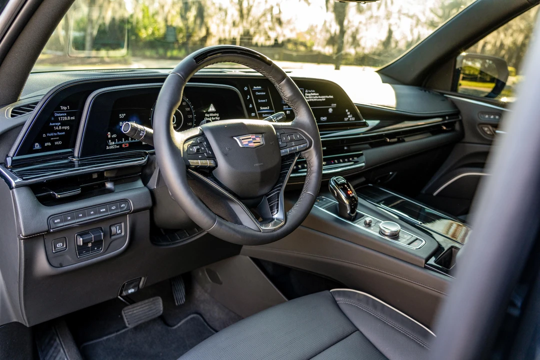 2023 Cadillac Escalade 5th Gen - Image 23 of 31