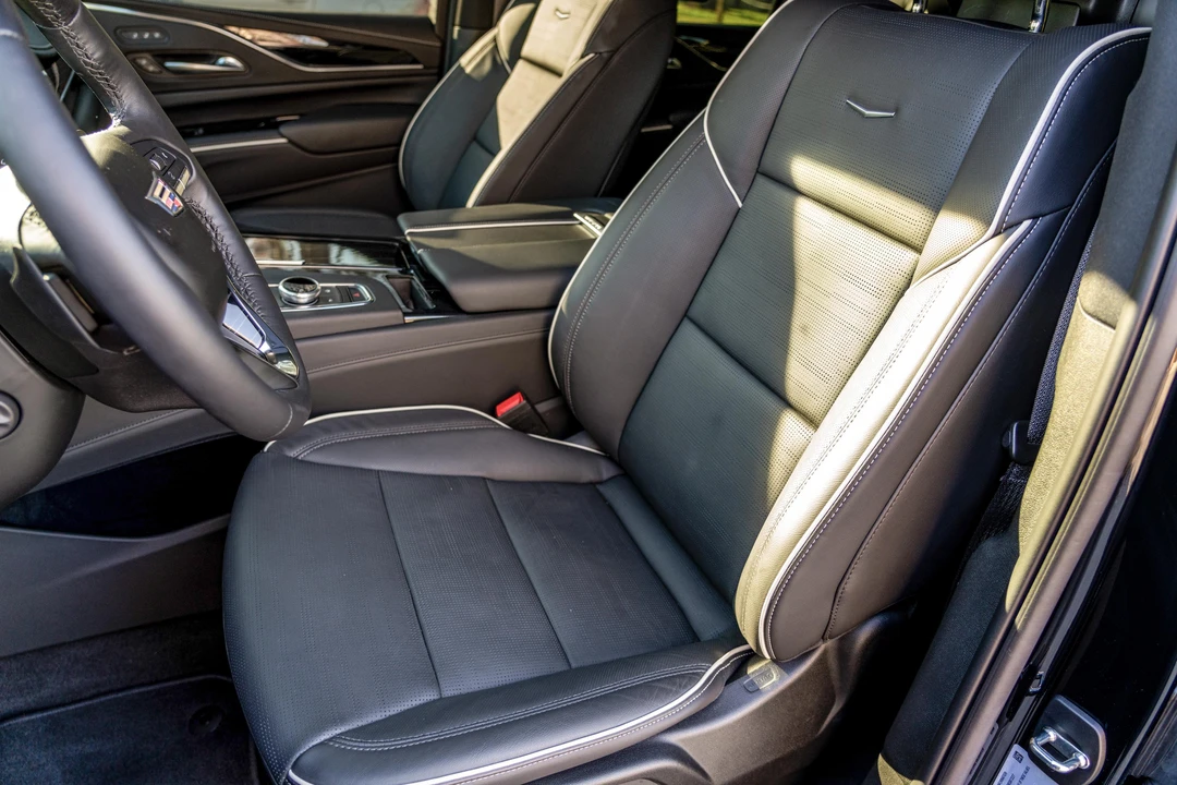 2023 Cadillac Escalade 5th Gen - Image 24 of 31