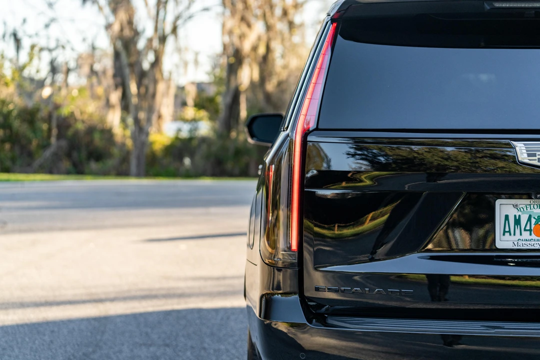 2023 Cadillac Escalade 5th Gen - Image 14 of 31