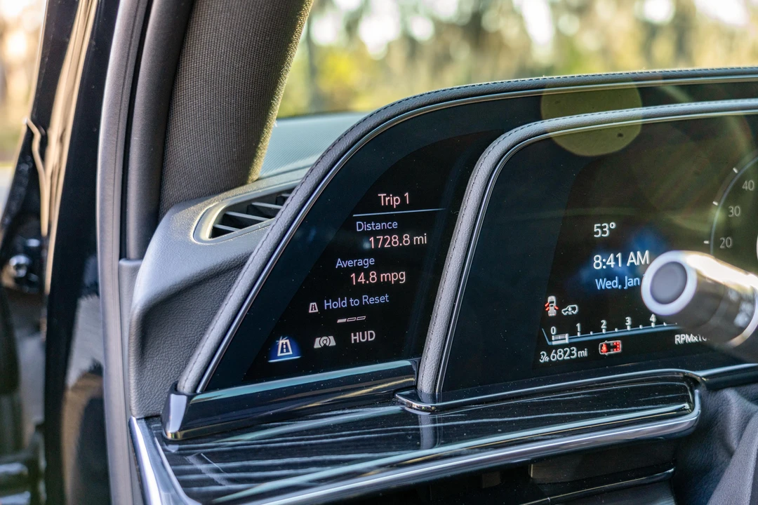 2023 Cadillac Escalade 5th Gen - Image 30 of 31