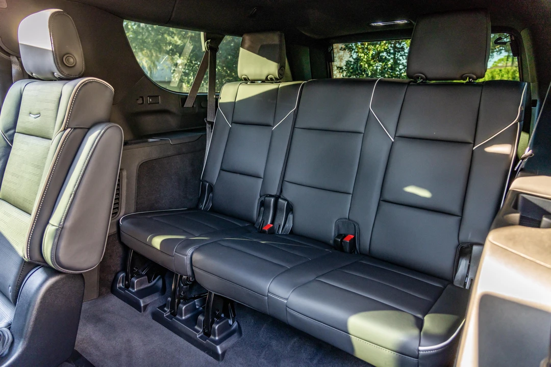 2023 Cadillac Escalade 5th Gen - Image 29 of 31