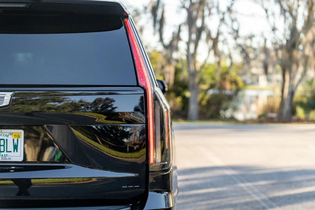 2023 Cadillac Escalade 5th Gen - Image 17 of 31