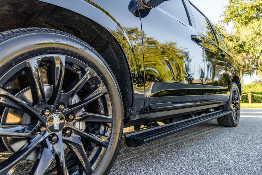 2023 Cadillac Escalade 5th Gen - Image 11 of 31