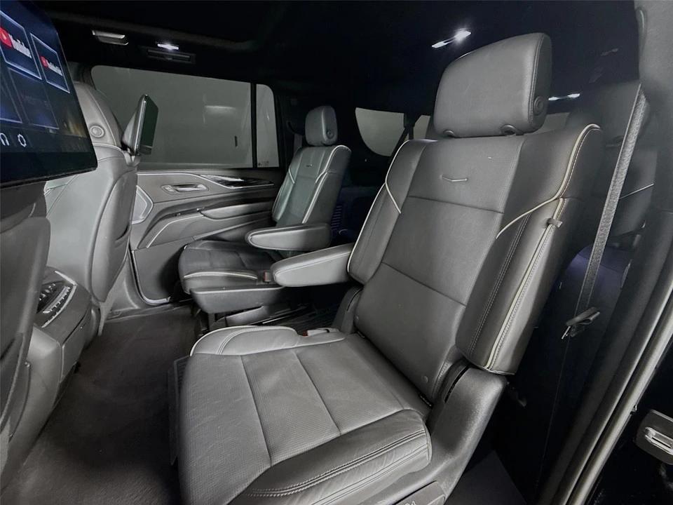 2023 Cadillac Escalade 5th Gen - Image 15 of 21