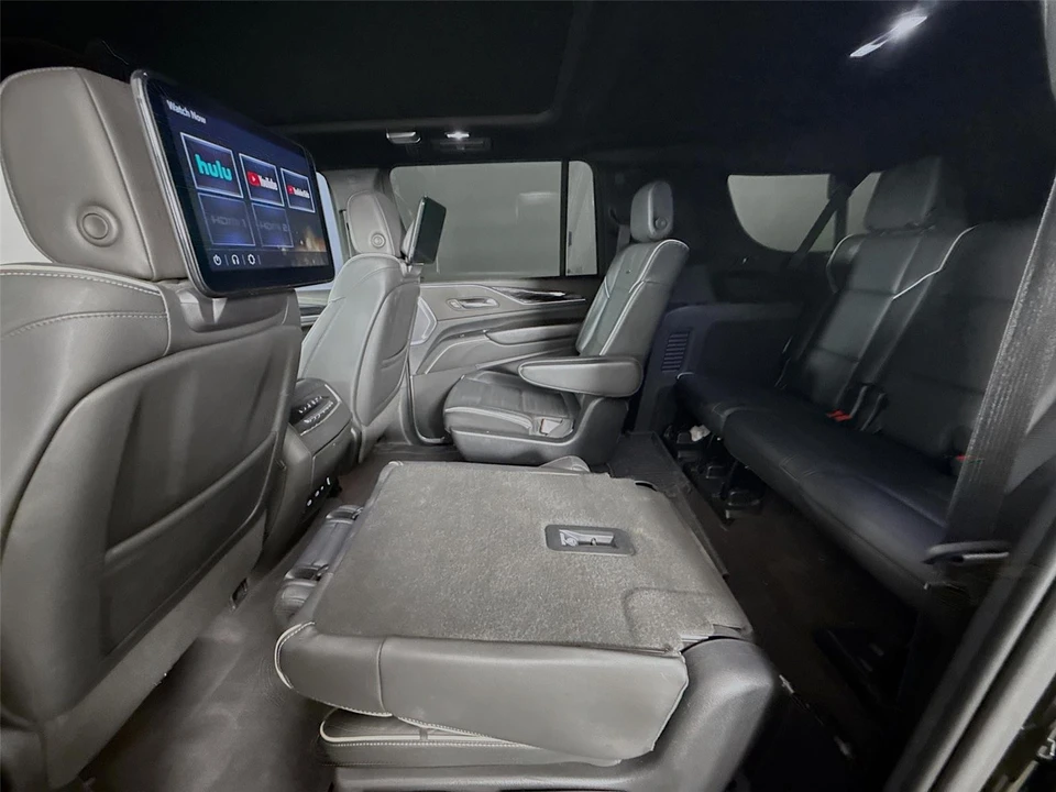 2023 Cadillac Escalade 5th Gen - Image 19 of 21