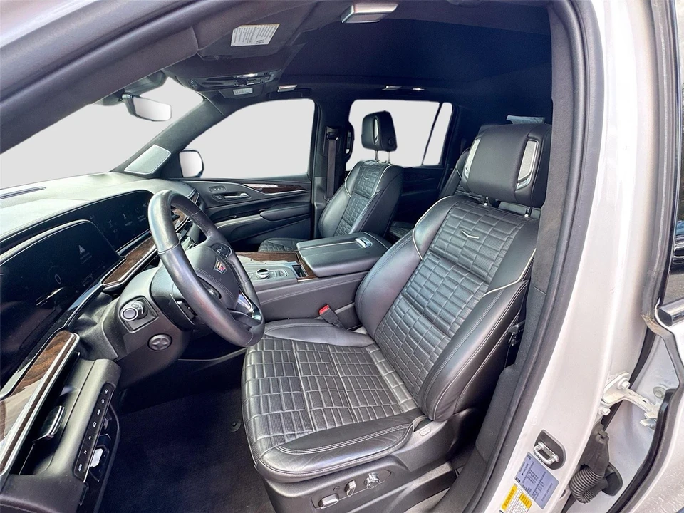 2023 Cadillac Escalade 5th Gen - Image 10 of 18