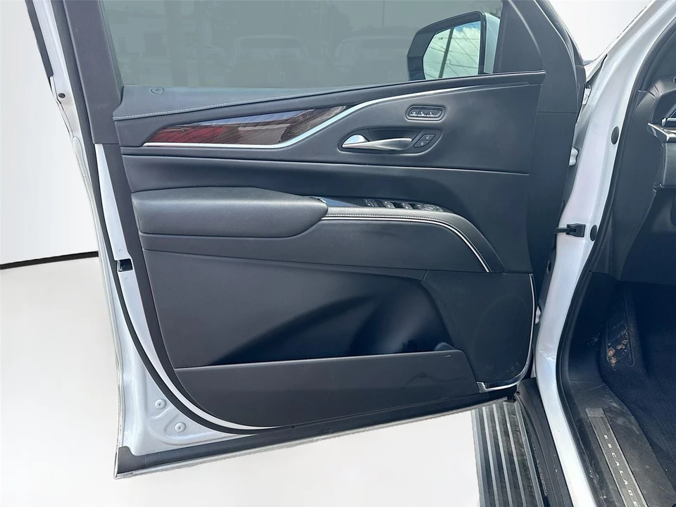 2023 Cadillac Escalade 5th Gen - Image 9 of 18