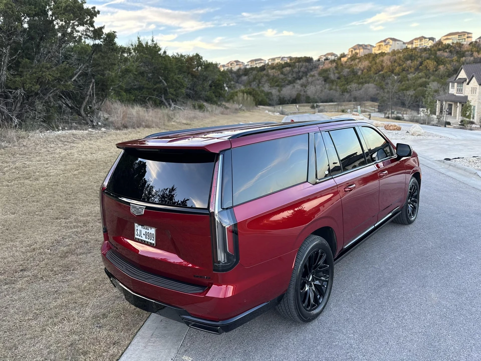 2023 Cadillac Escalade 5th Gen - Image 13 of 31