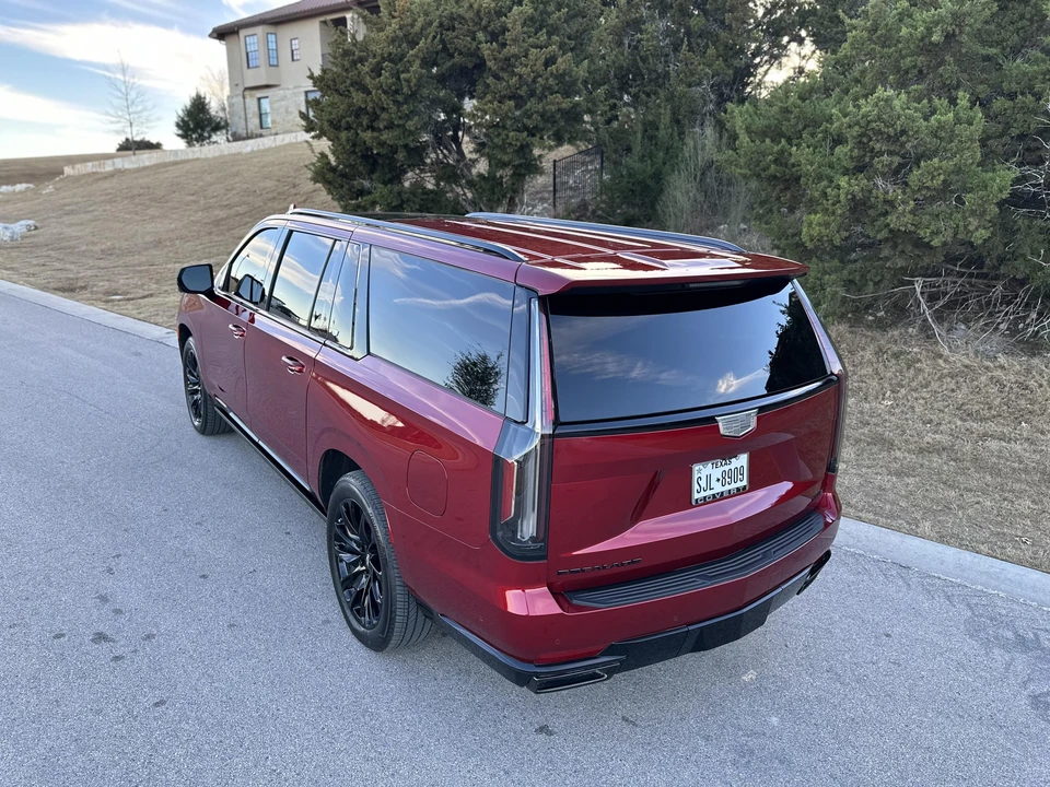 2023 Cadillac Escalade 5th Gen - Image 10 of 31